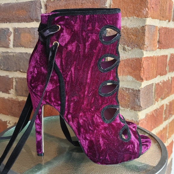 Stiletto Heeled Peeptoe Bootie - Picture 2 of 15
